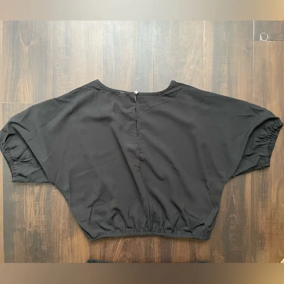 Crop Top and Pleated Skirt Set - Picture 4 of 5